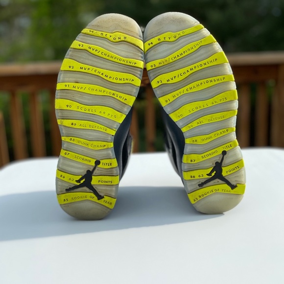 Men’s Jordan 10 Retro “Venom Green” size 10 - Picture 7 of 8